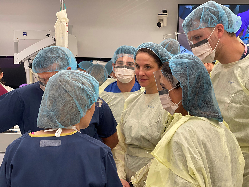 Above: Dr. David leading the group during the Spring Assisted Cranioplasty Lab